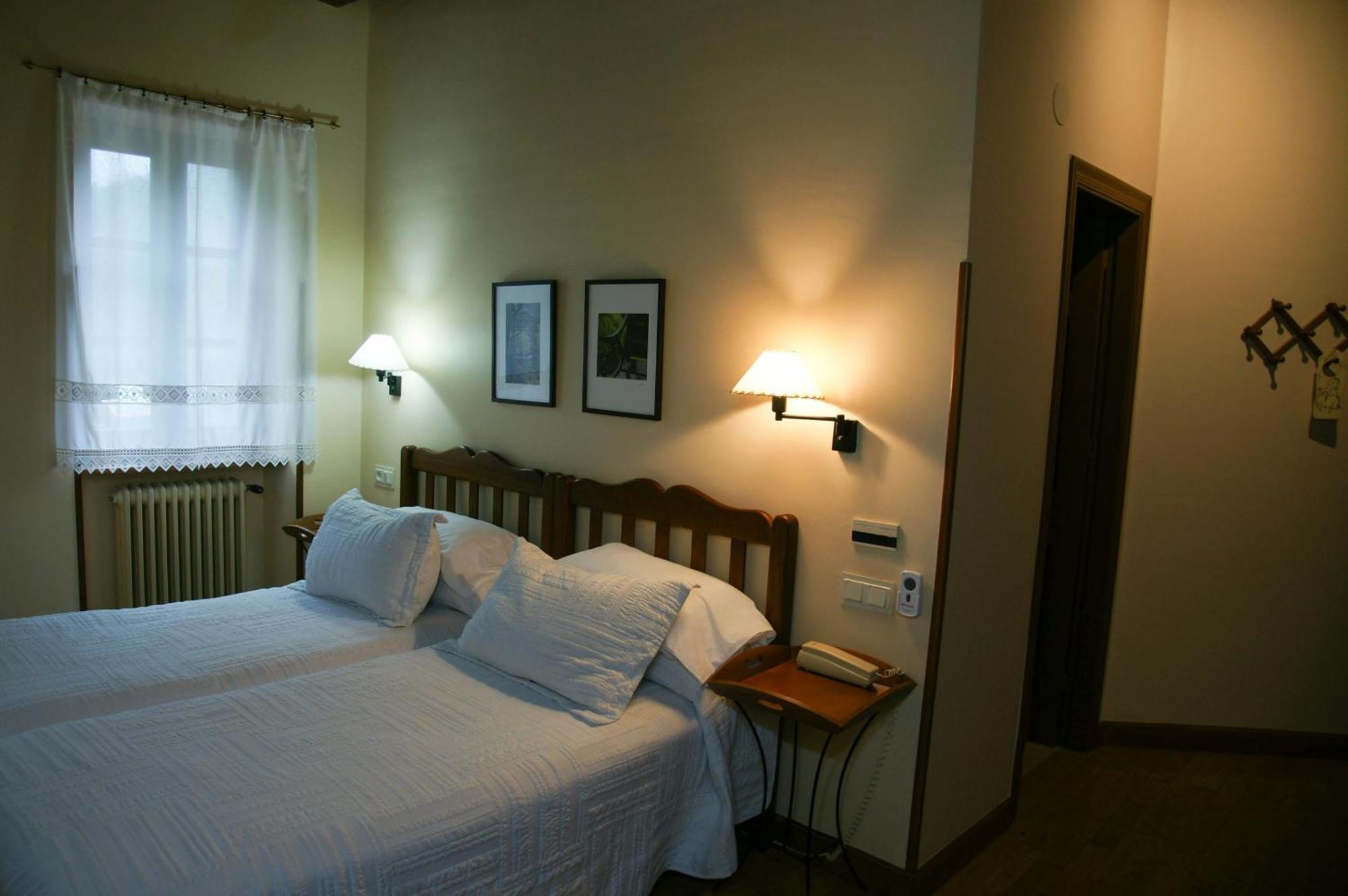 Hotel Rural Irigoienea Urdax Zimmer foto